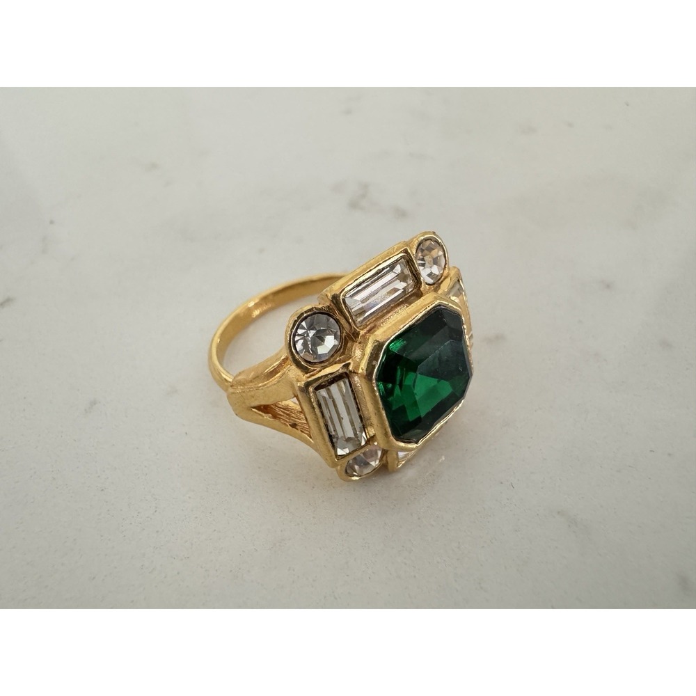 Vintage Ring Bold Treasure Faux Emerald Cocktail Statement 9.5 Gold Tone Square - Picture 2 of 9